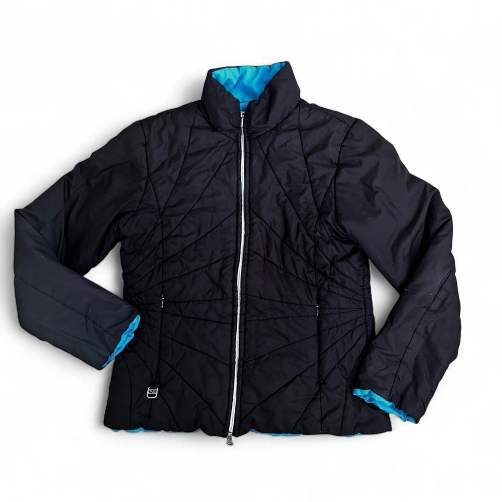 Free Country woman’s reversible black and blue warm puffer jacket